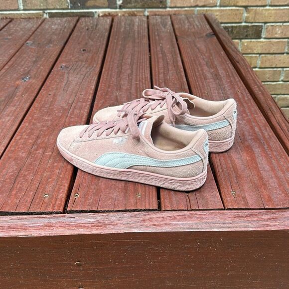 Puma Classics in Pink Suede - Light Pink White - Picture 3 of 8